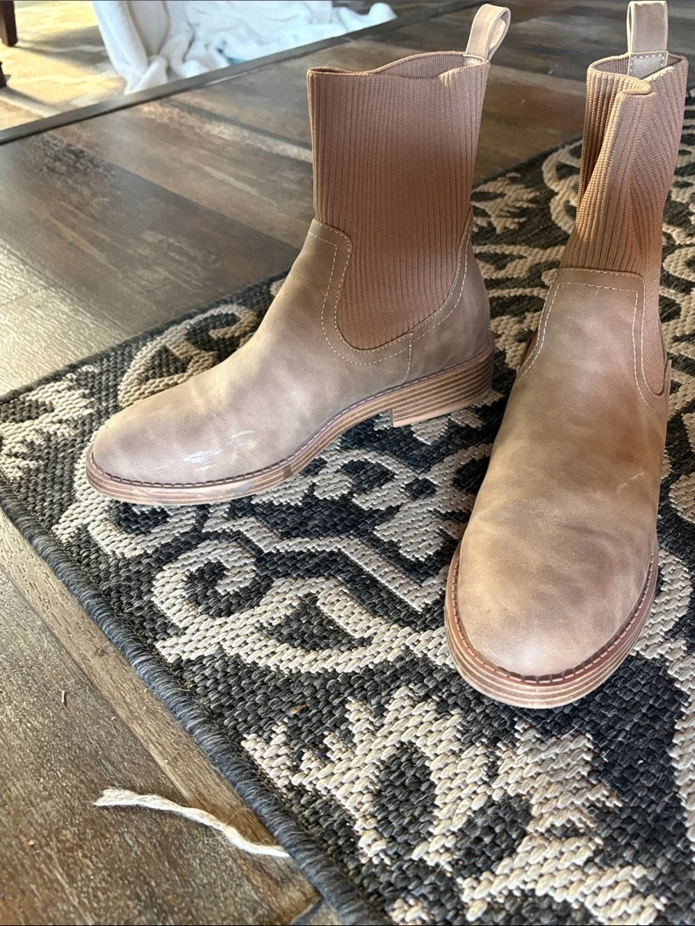 Women's 9.5 Stretch Chelsea Boot - Tan